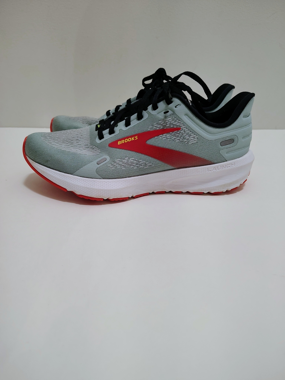 Brooks Launch 9 Blue Women's Size 8.5